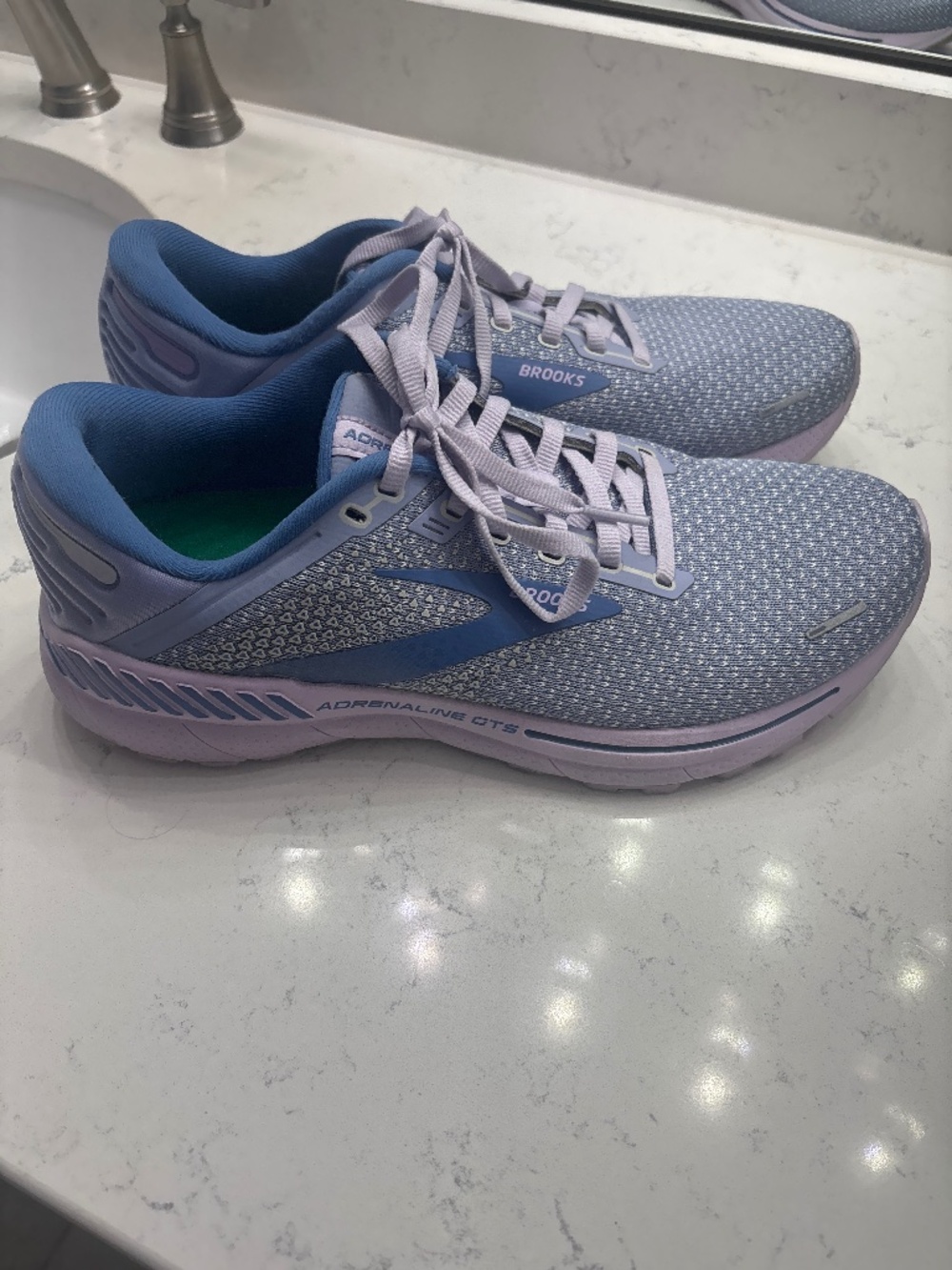 Brooks Adrenaline GTS 22